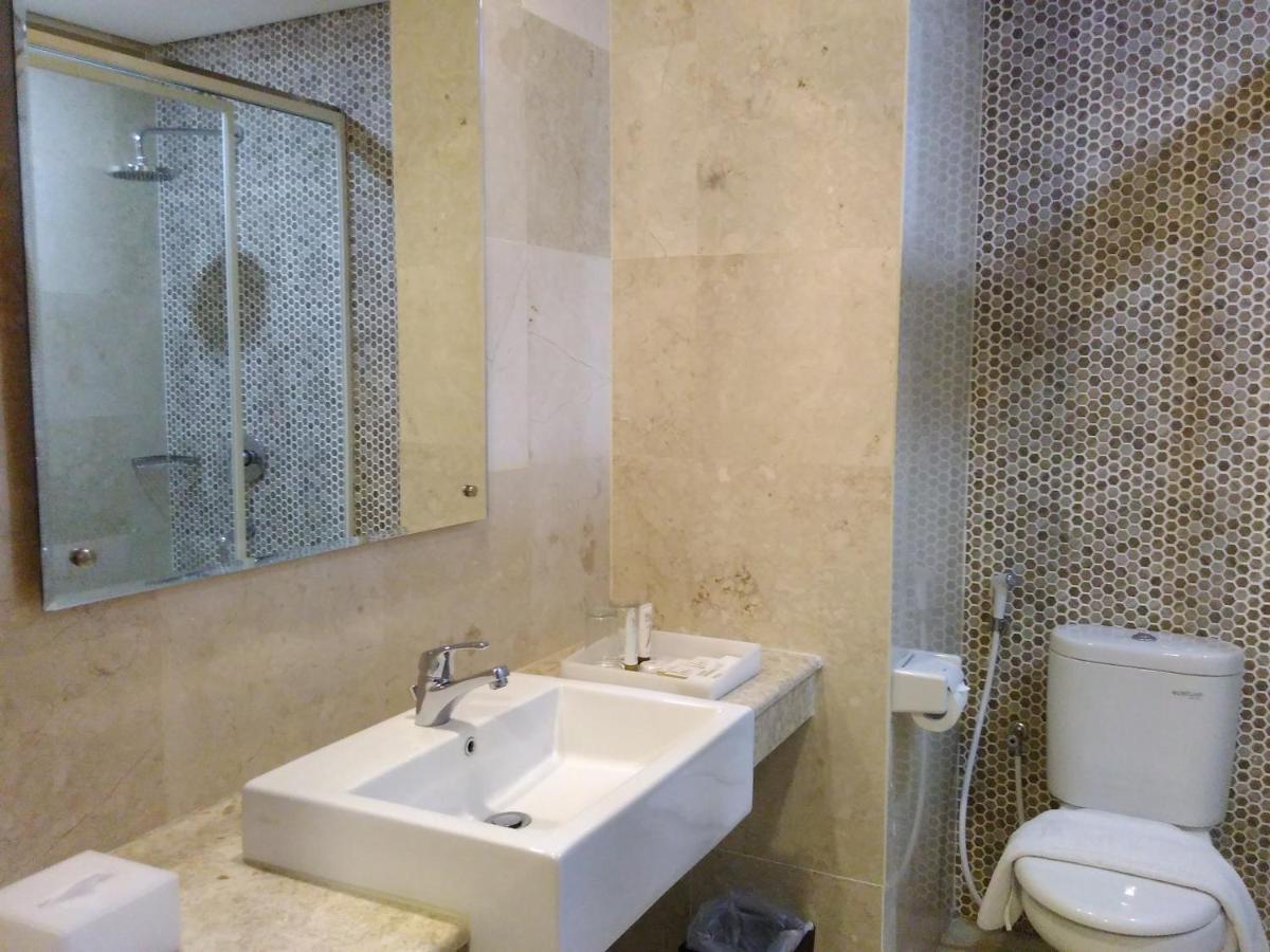 Lynn Hotel By Horison Yogyakarta Room photo